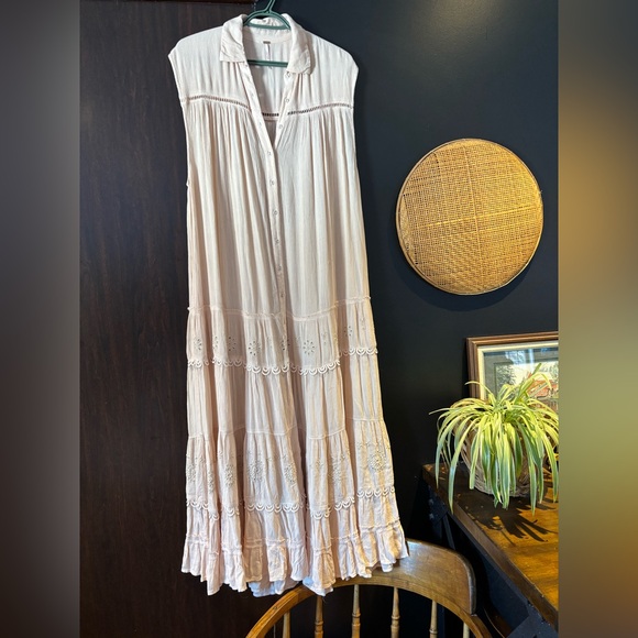 Free People Dresses & Skirts - Free People pretty cozy Maxi Dress